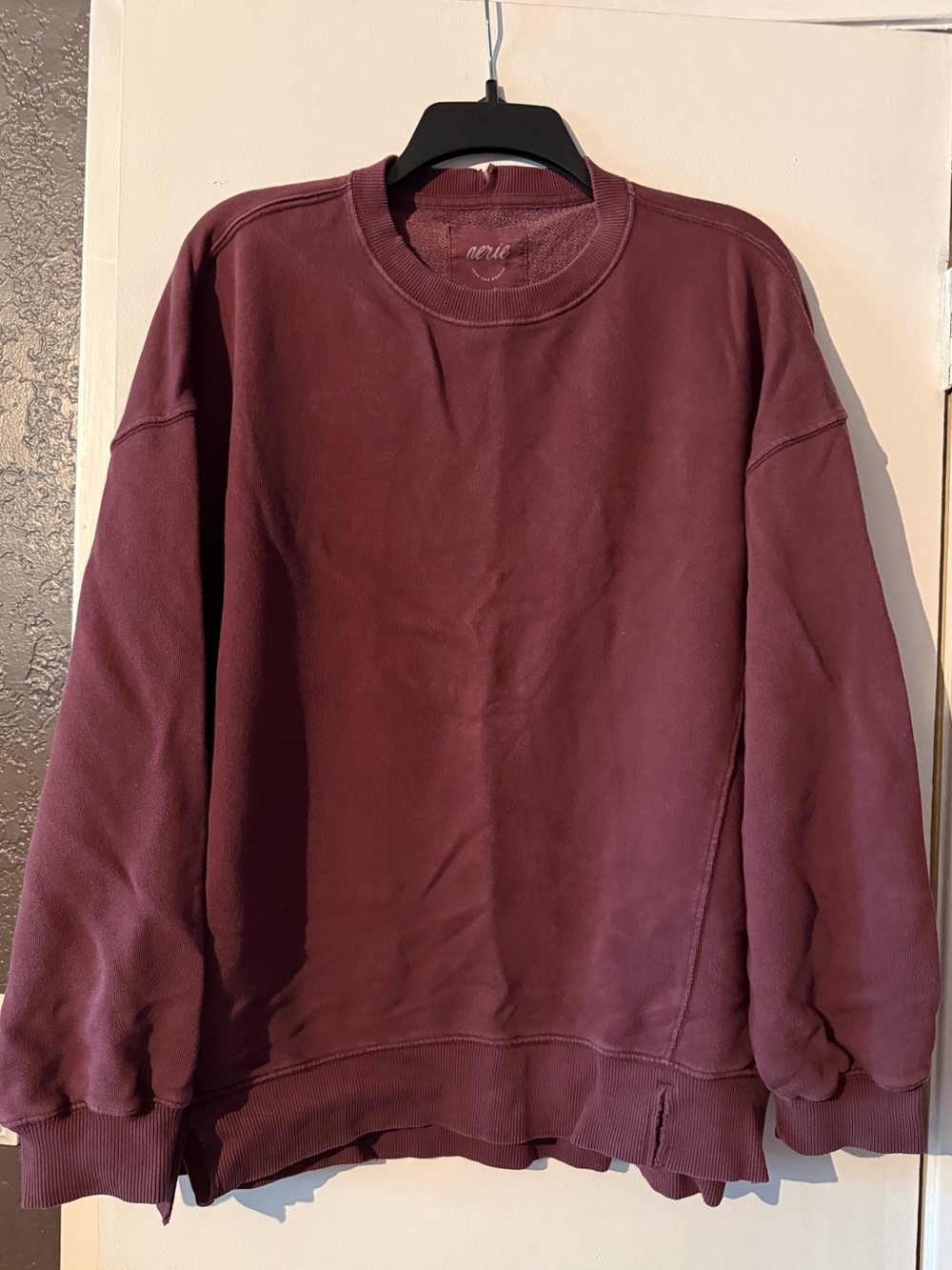 aerie Women’s Burgundy Crewneck Sweatshirt